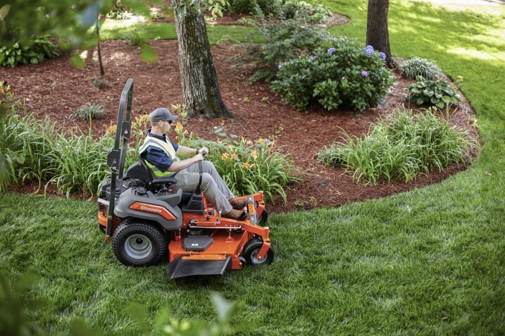 Choosing the Best Ride-on Mower for Professional Use - At Call